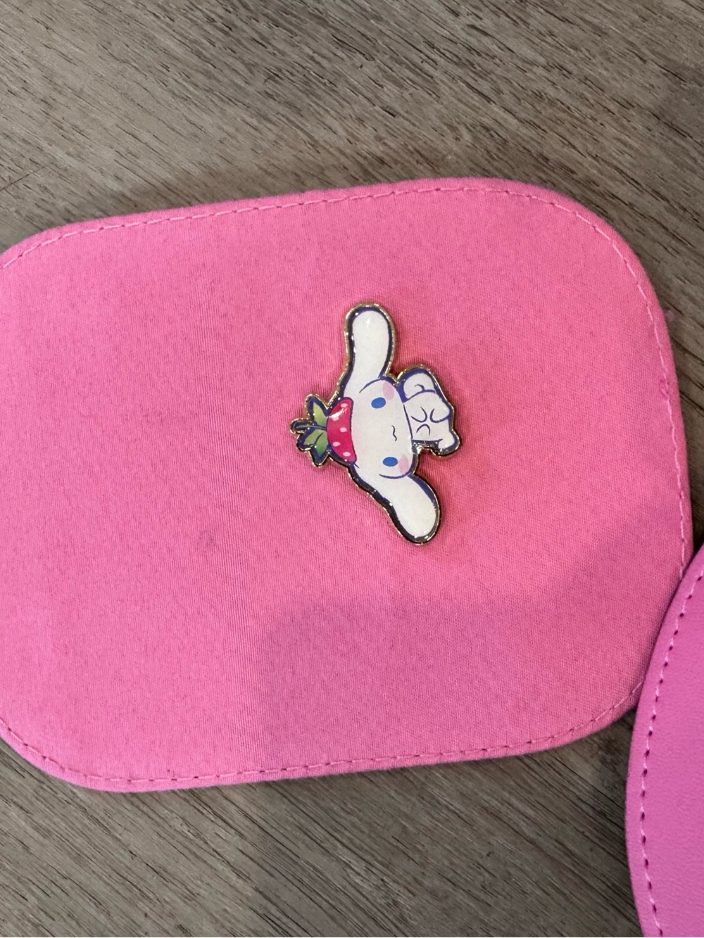 Sanrio Cinnamoroll Strawberry Figural Crossbody Bag Pin Display Kawaii Cute - Picture 7 of 10